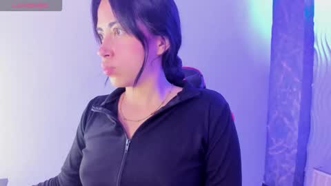 Snapshot of sylvana_19 chatting on September 2025 09:05:01 PM online show from September 2025 09:05:01 PM