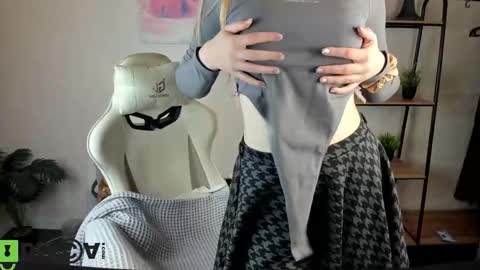 Sylvia online show from October 2025 09:31:01 AM