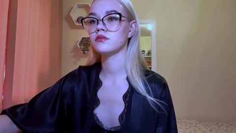 Snapshot of synnecure chatting on June 2026 01:04:02 PM Mia online show from June 2026 01:04:02 PM