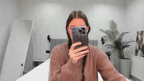 Snapshot of synop_sis chatting on February 2026 02:29:01 AM Mila online show from February 2026 02:29:01 AM