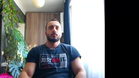 Snapshot of t_huracane chatting on February 2025 06:07:01 AM Huracane online show from February 2025 06:07:01 AM
