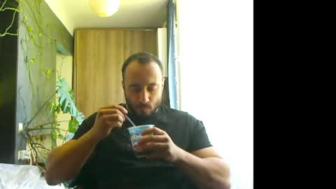 Huracane online show from May 2026 07:25:01 AM