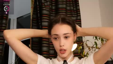 Snapshot of t_tragedienne chatting on October 2025 01:37:01 PM Heeey im Helena3 -- fav555100333 -- pvts only premium and after my public show 3 online show from October 2025 01:37:01 PM