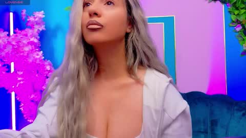Arianna online show from May 2026 12:32:01 PM