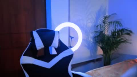 taichi online show from October 2025 06:54:01 AM