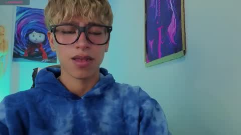 Snapshot of taichi_bluy chatting on March 2026 03:13:01 AM taichi online show from March 2026 03:13:01 AM