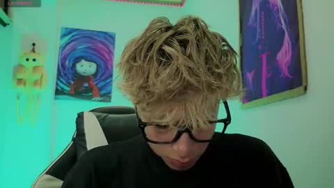 Snapshot of taichi_bluy chatting on March 2026 03:56:01 AM taichi online show from March 2026 03:56:01 AM