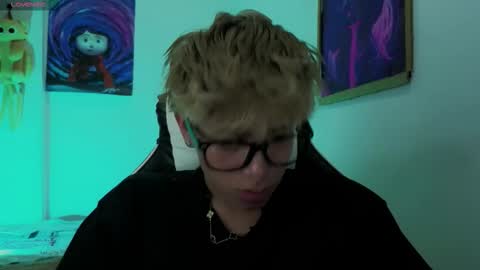 Snapshot of taichi_bluy chatting on March 2026 05:44:01 AM taichi online show from March 2026 05:44:01 AM