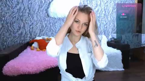 Snapshot of taissia_sweet chatting on September 2025 08:02:02 PM Im Taya online show from September 2025 08:02:02 PM