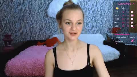 Snapshot of taissia_sweet chatting on October 2025 05:33:01 PM Im Taya online show from October 2025 05:33:01 PM