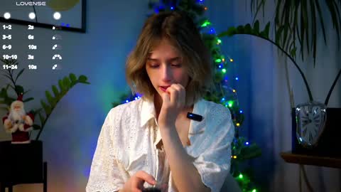 Snapshot of taitehambelton chatting on December 2024 04:11:01 AM Mia online show from December 2024 04:11:01 AM