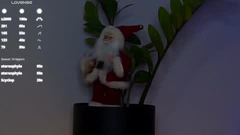 Snapshot of taitehambelton chatting on December 2024 08:09:02 AM Mia online show from December 2024 08:09:02 AM