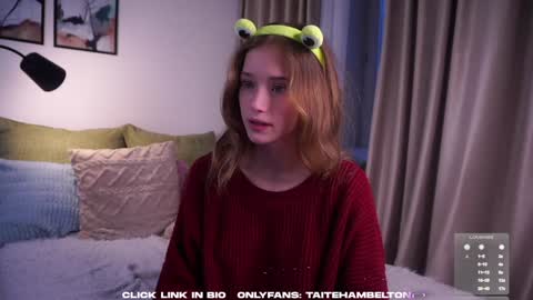 Mia online show from November 2025 01:39:02 AM