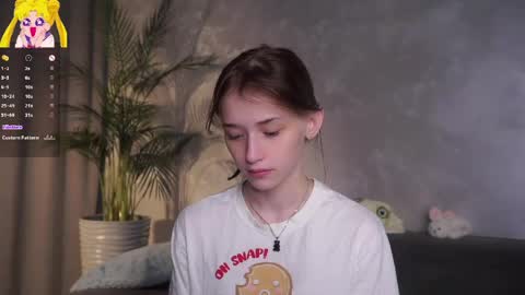 Mia online show from April 2026 04:15:02 AM