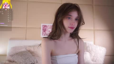 Mia online show from May 2026 02:17:01 AM