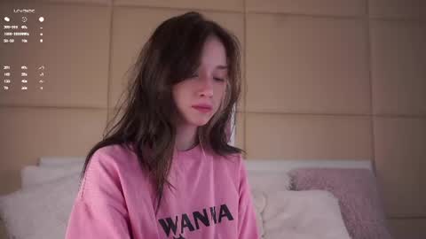 Mia online show from June 2026 01:19:02 AM