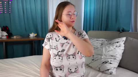Snapshot of taithelme chatting on March 2026 01:06:02 AM Molly online show from March 2026 01:06:02 AM