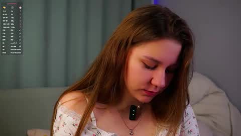 Snapshot of taithelme chatting on May 2026 01:44:02 AM Molly online show from May 2026 01:44:02 AM