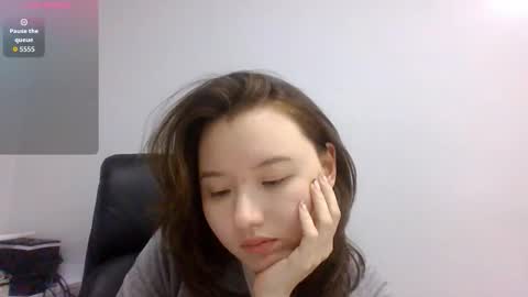 Lily online show from November 2025 10:06:01 AM