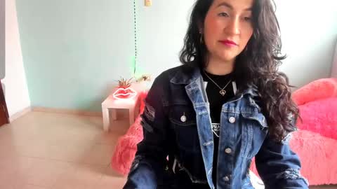 Talia  mia online show from June 2026 02:45:02 PM