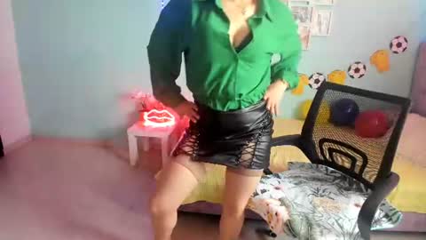 Talia  mia online show from June 2026 12:42:02 PM