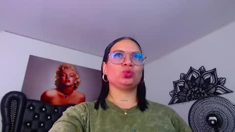Snapshot of taliana36 chatting on March 2025 01:06:02 PM taliana36 online show from March 2025 01:06:02 PM