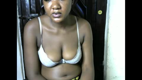 Snapshot of tall_choco chatting on February 2026 12:18:02 AM tall_choco online show from February 2026 12:18:02 AM