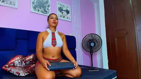 tall_hot_brunette online show from April 2026 06:44:02 PM