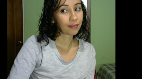 Snapshot of tallulah_riley chatting on January 2025 12:57:01 AM Tallulah Riley online show from January 2025 12:57:01 AM