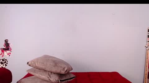 Snapshot of tamara_reyna chatting on December 2024 08:28:01 PM Tammy Modelo independiente YEAH online show from December 2024 08:28:01 PM