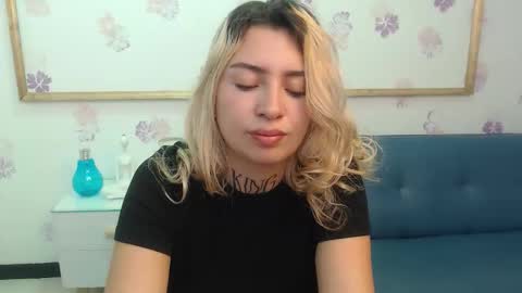 Snapshot of tamara_velezz chatting on February 2026 09:22:02 PM Tamara online show from February 2026 09:22:02 PM