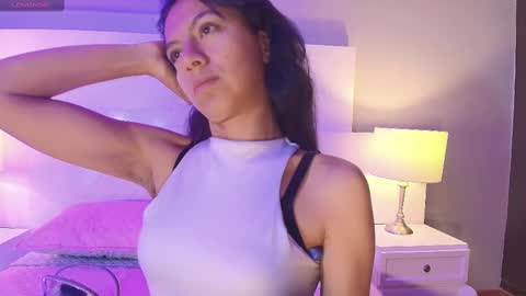 Tamy  online show from September 2025 12:43:02 PM