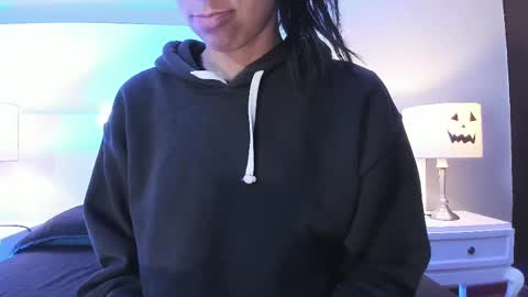 Tamy  online show from October 2025 12:19:02 PM