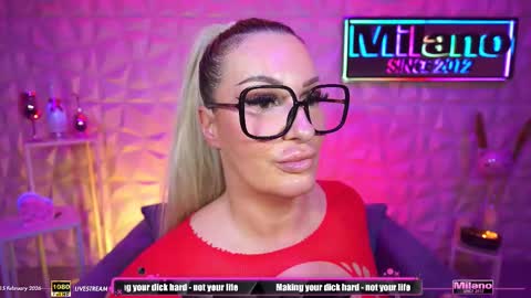 Snapshot of tamaramilano chatting on February 2026 09:08:02 AM TamaraMilano online show from February 2026 09:08:02 AM