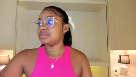 Tami online show from November 2025 08:08:01 PM