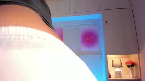 Tami online show from April 2026 07:53:01 PM
