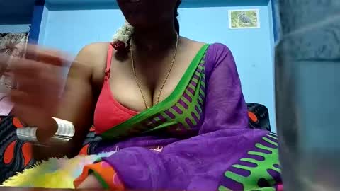 Snapshot of tamilmadhi520 chatting on October 2025 05:32:02 PM tamilmadhi520 online show from October 2025 05:32:02 PM