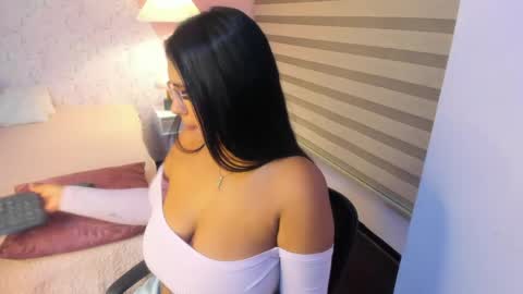 Tammara  online show from May 2026 01:38:02 PM