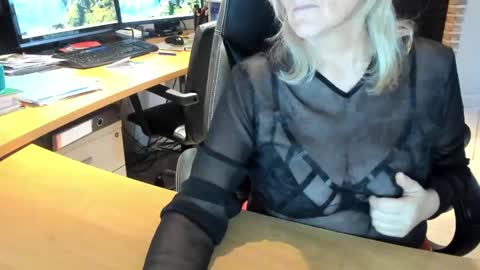 Snapshot of tammy4camfun chatting on December 2024 11:56:02 AM Tammy online show from December 2024 11:56:02 AM