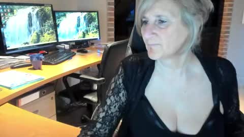 Snapshot of tammy4camfun chatting on December 2024 09:53:02 AM Tammy online show from December 2024 09:53:02 AM