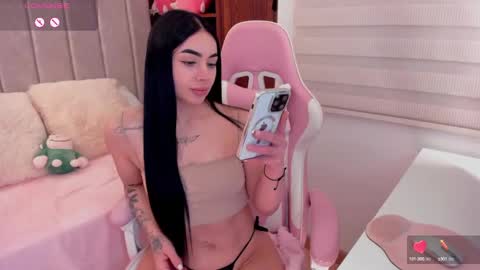 Snapshot of tammy_w chatting on October 2025 06:50:02 PM Tammy online show from October 2025 06:50:02 PM