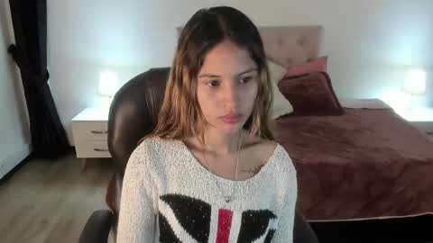 Tamy  online show from September 2025 11:45:02 AM