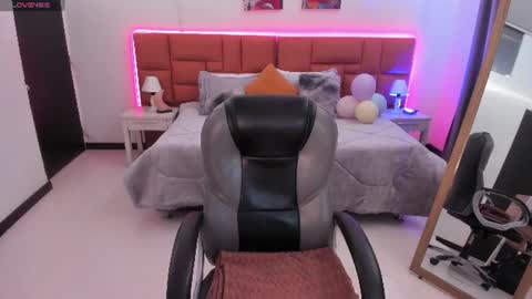 Tamy  online show from June 2026 09:35:02 PM