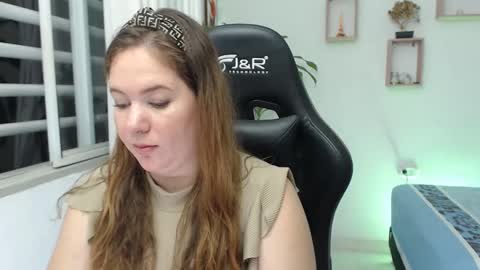 Snapshot of tamy_shine87 chatting on December 2024 02:01:01 AM Im Samy online show from December 2024 02:01:01 AM