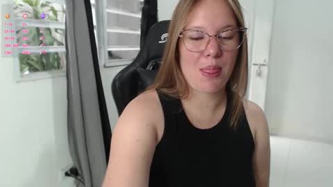 Snapshot of tamy_shine87 chatting on December 2025 09:00:01 PM Im Samy online show from December 2025 09:00:01 PM