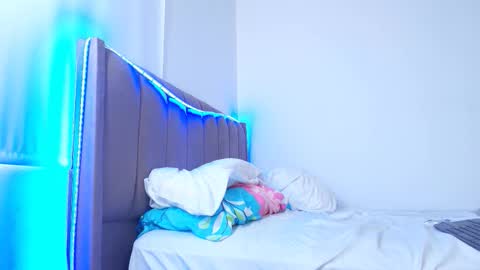 Aytana online show from October 2025 01:29:01 PM