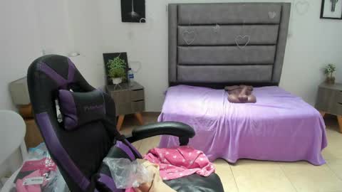 Tania  online show from April 2026 05:30:01 PM