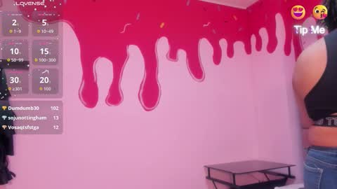 TaniaJhons online show from October 2025 01:50:01 AM