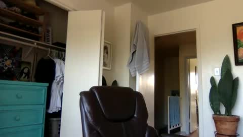 Dr. Love online show from February 2026 04:44:02 PM