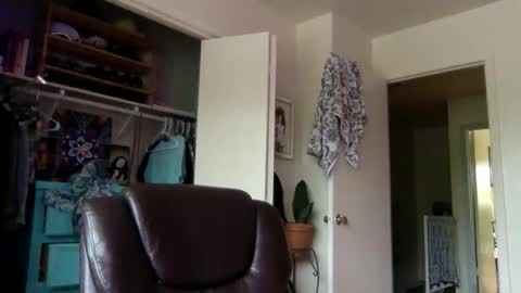 Snapshot of tantrichealing chatting on April 2026 07:58:01 PM Dr. Love online show from April 2026 07:58:01 PM